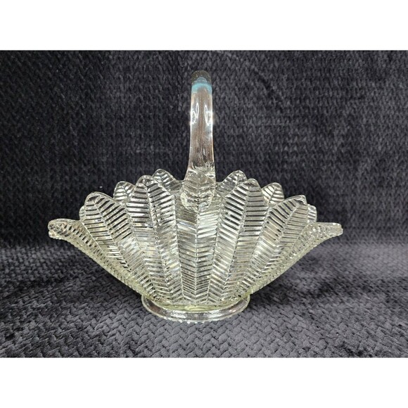 Vintage LE Smith Feather Glass Basket – Clear Pressed Glass, Mid-Century Design - Picture 3 of 12
